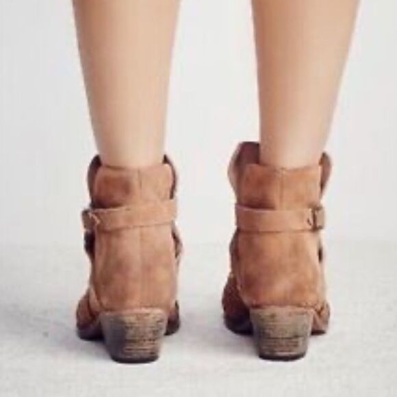 Free People Venture Soapstone Olive Distressed Suede Booties Sz 36/US 6 - Picture 2 of 12